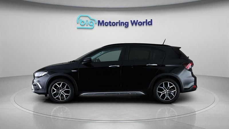 Used Fiat Tipo Cross 129 HP (94 kW) 2024