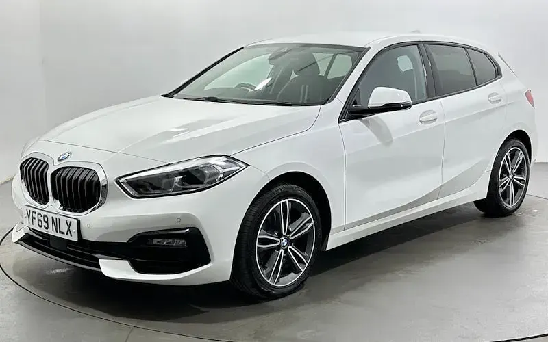 Used BMW 118 Sport Line 140 HP (102 kW) 2019 White Hatchback