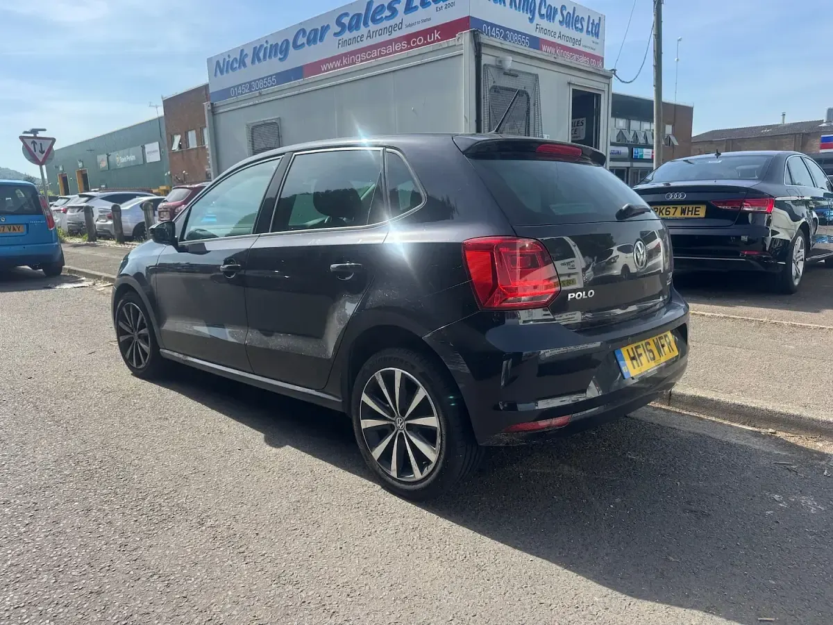 Used VW Polo Match 90 HP (66 kW) 2016 Black Hatchback