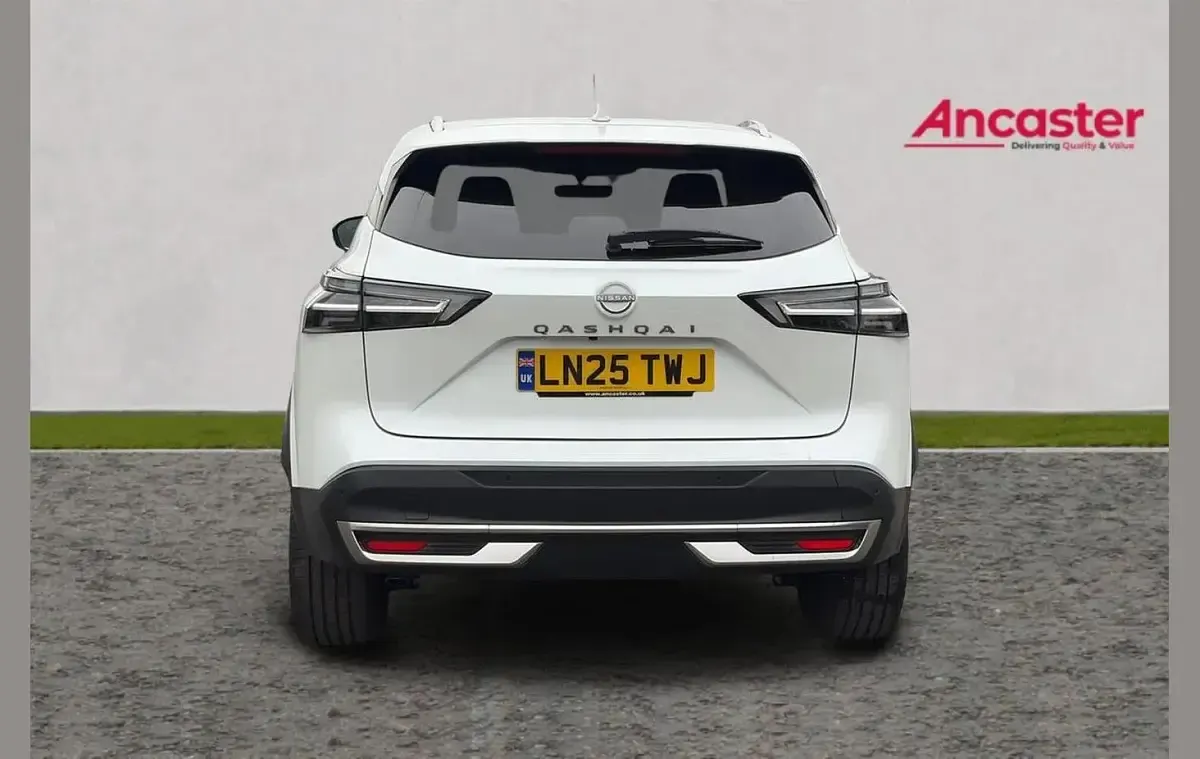 New Nissan Qashqai N-Connecta 155 HP (114 kW) 2025 White SUV