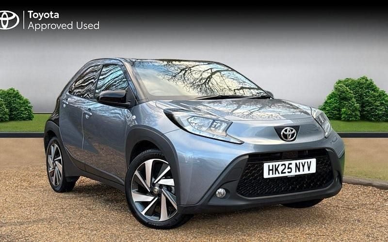 Used Toyota Aygo X 72 HP (52 kW) 2025 Persian salt bitone SUV
