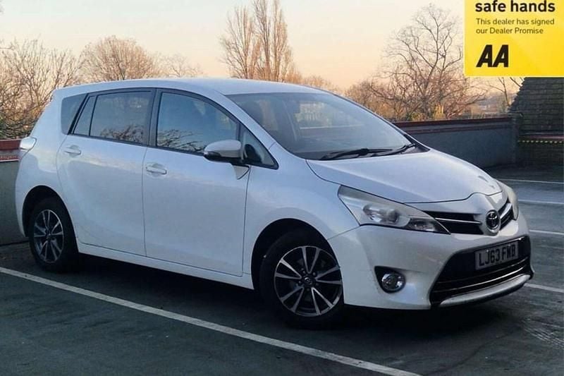 White Used 2013 Toyota Verso MPV | £11,495 (A bit pricey) - Image 1/1
