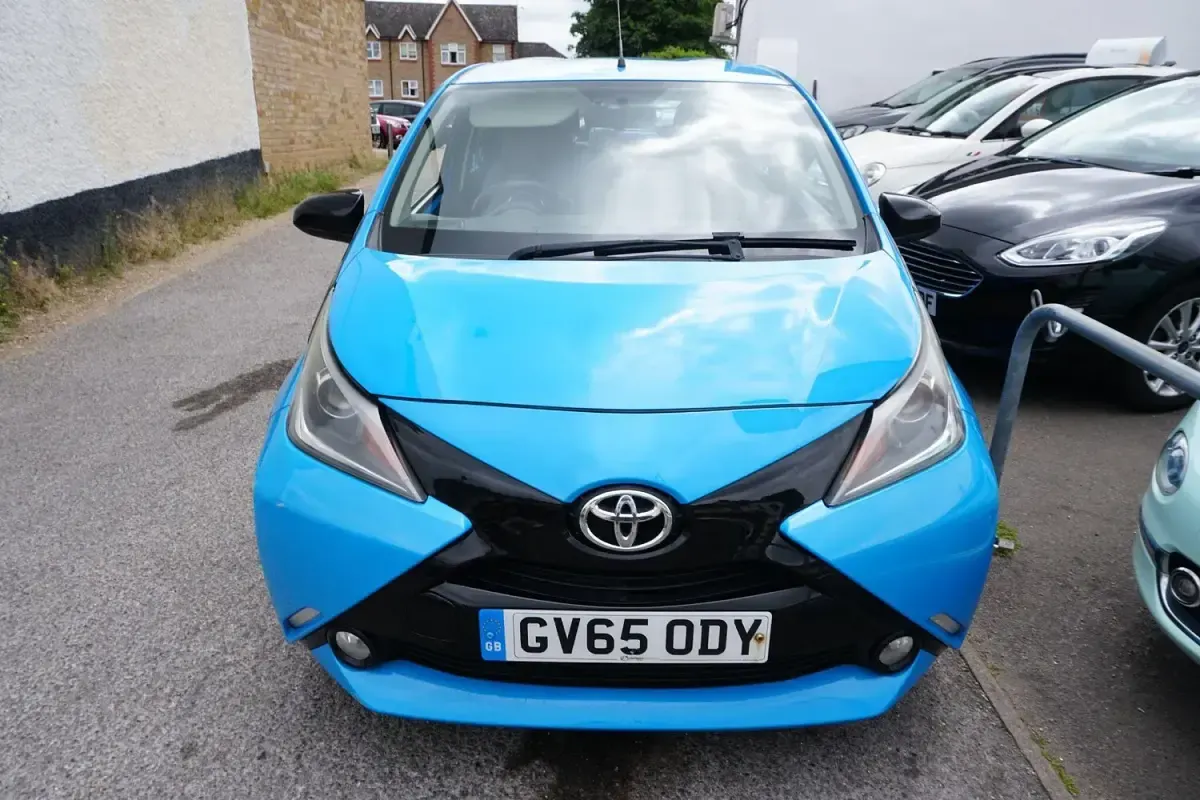 Used Toyota Aygo X-cite 69 HP (50 kW) 2016 Blue Hatchback