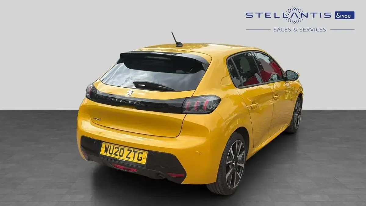Used Peugeot 208 Allure 99 HP (72 kW) 2020 Yellow Hatchback