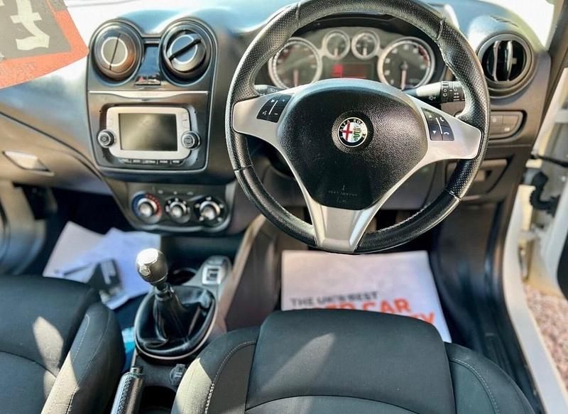 Used Alfa Romeo MiTo Progression 105 HP (77 kW) 2016 White Hatchback