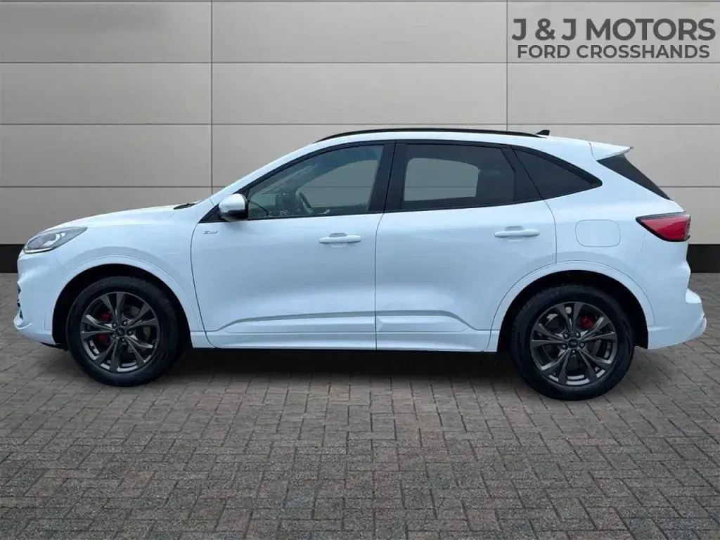 Used Ford Kuga ST-Line 150 HP (110 kW) 2023 White SUV