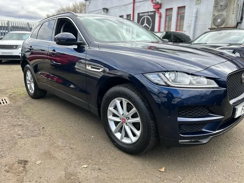 Used Jaguar F-Pace Portfolio 250 HP (183 kW) 2018 Blue SUV