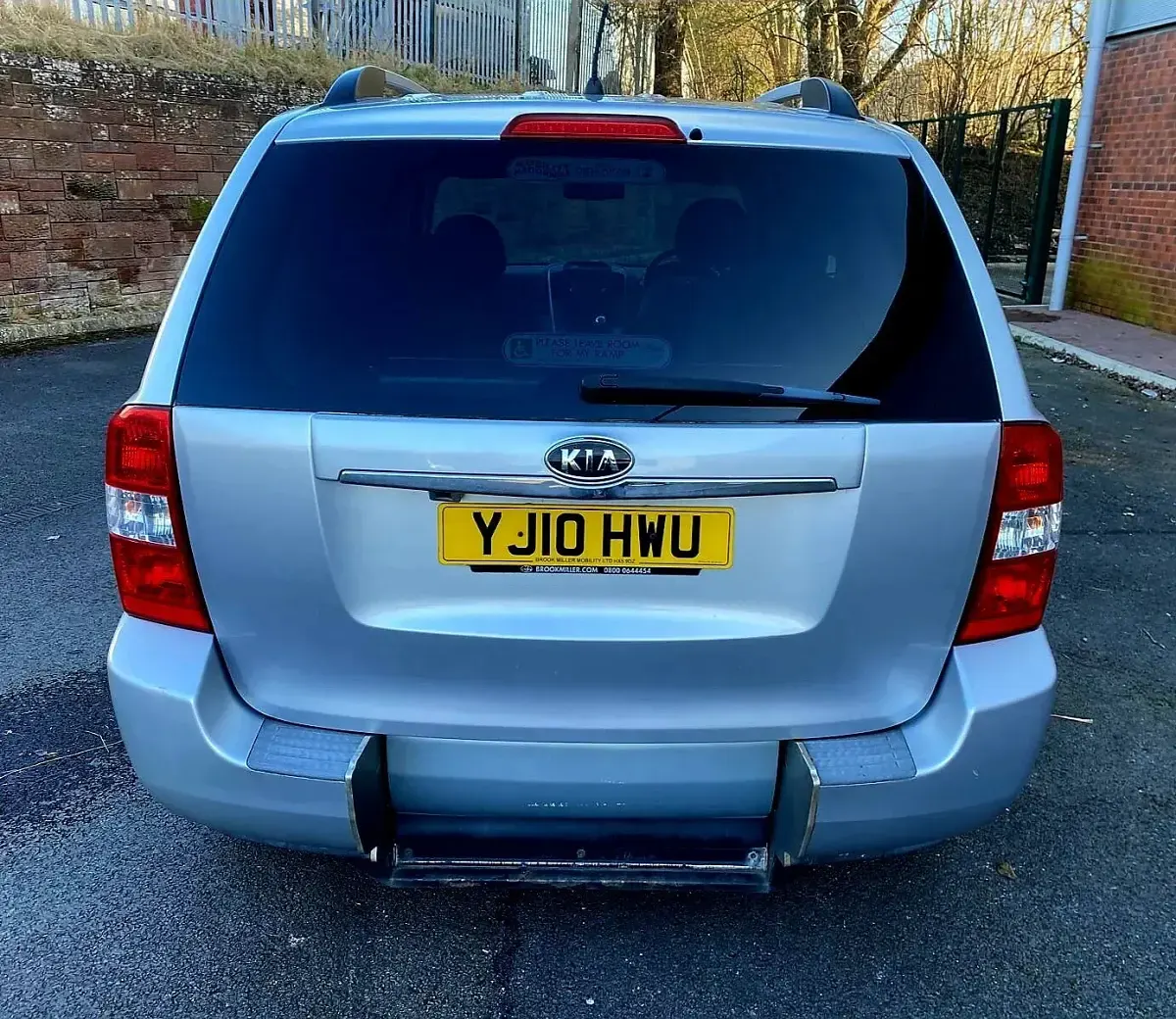 Used Kia Sedona 2010 Silver MPV