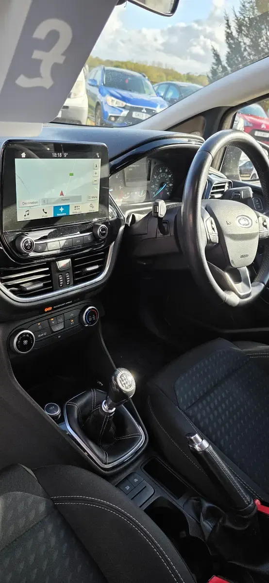 Used Ford Fiesta Zetec 85 HP (62 kW) 2018 Grey Hatchback
