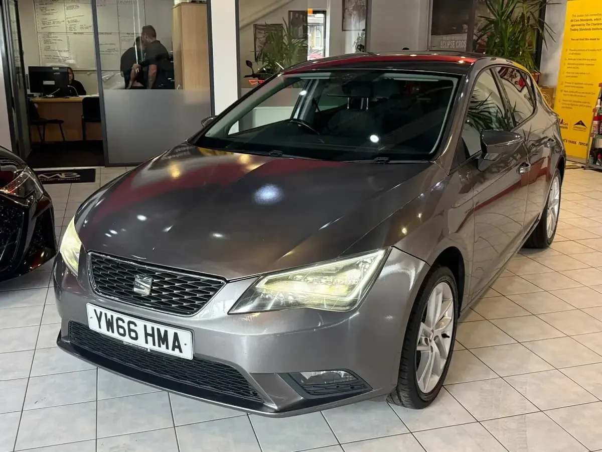 Used Seat Leon SE Dynamic 110 HP (80 kW) 2017 Grey Hatchback