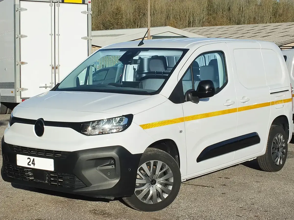 Used Citroën e-Berlingo 100 HP (73 kW) 2024 White Van