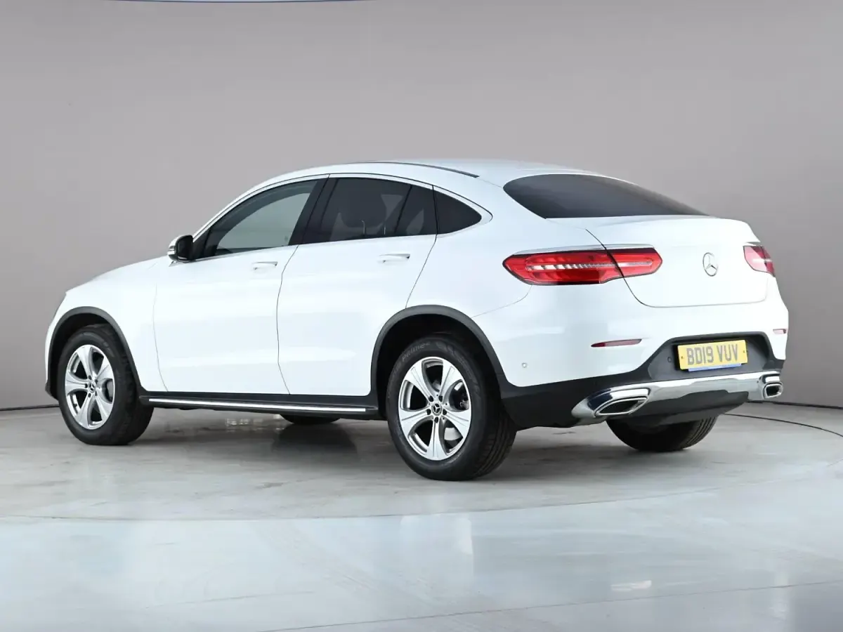 Begagnad Mercedes GLC250 Premium 2019 Vit Sportkupé