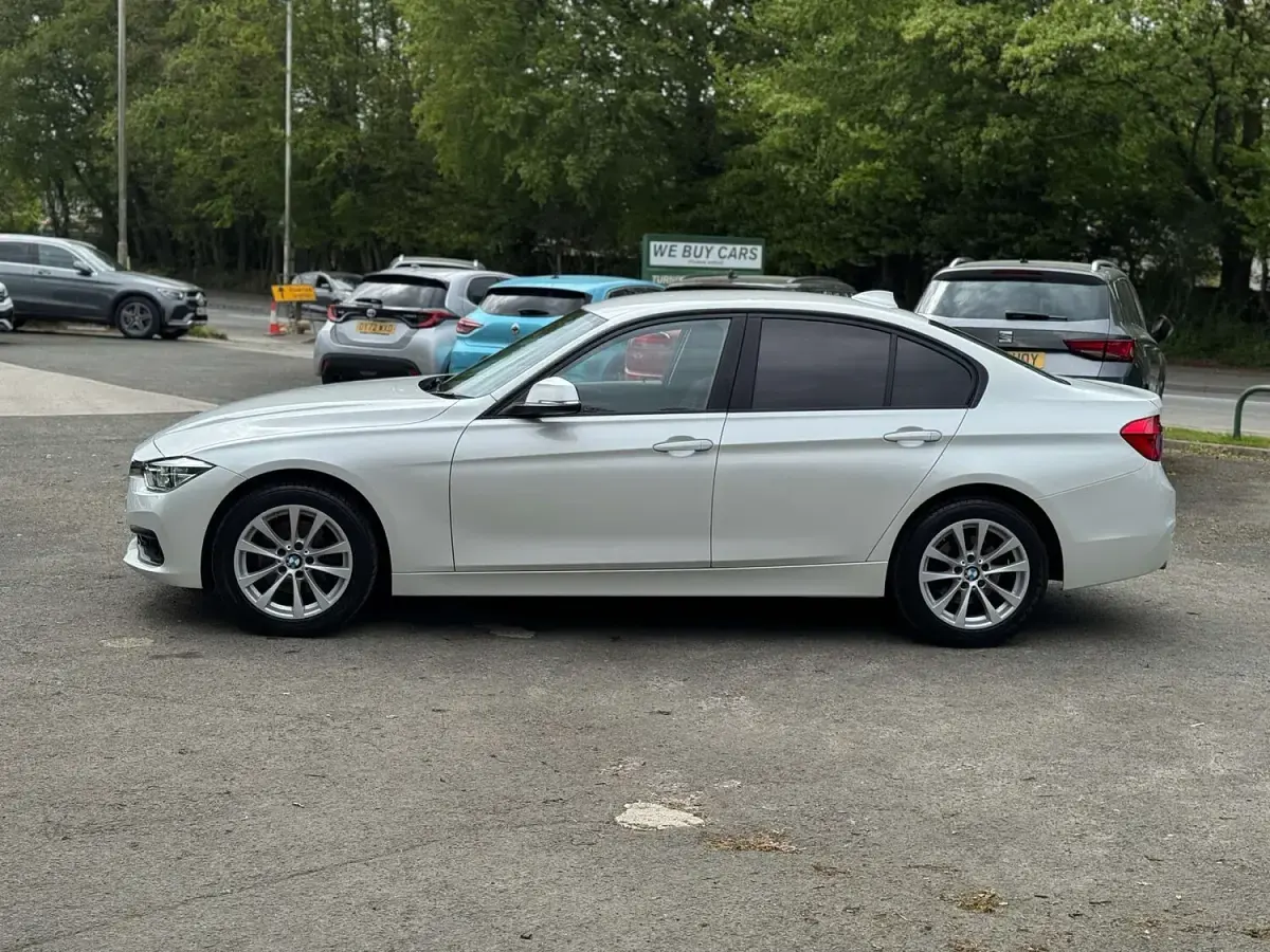 Used BMW 320 2018 White Sedan