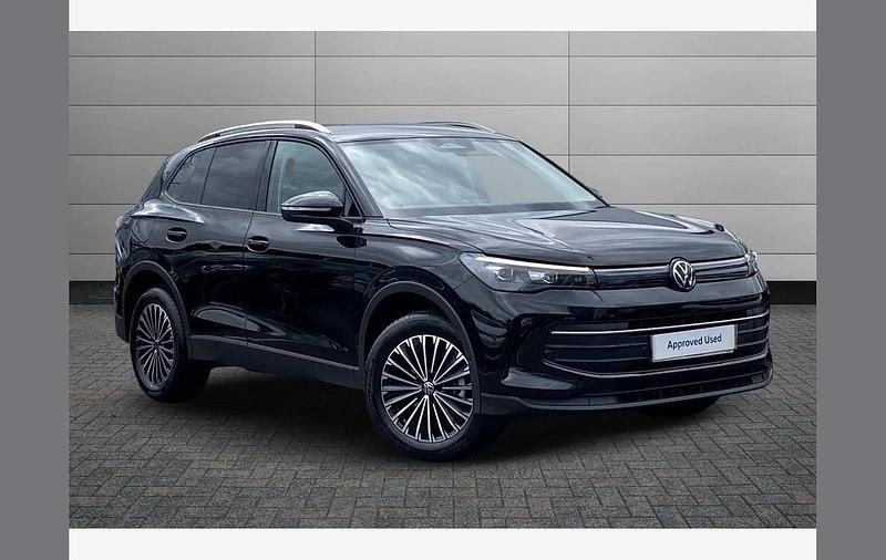 Black Used 2025 VW Tiguan Match SUV | £30,750 (A bit pricey) - Image 1/3