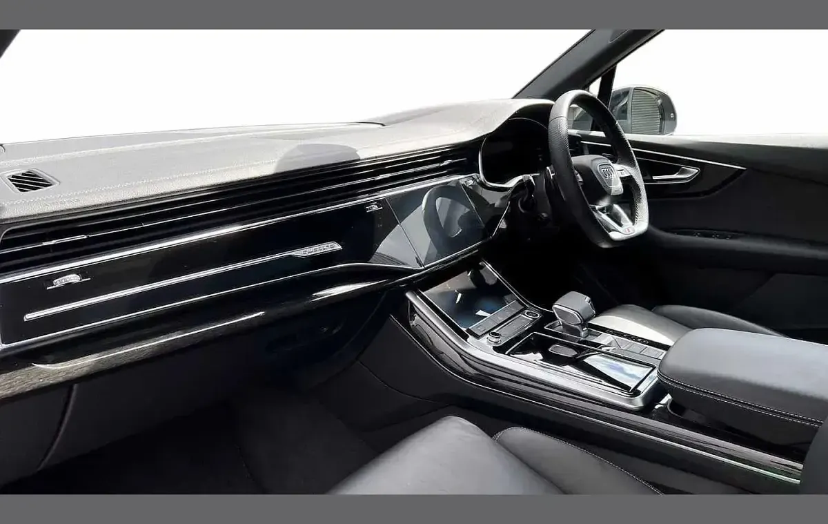 Used Audi Q7 Black Edition 281 HP (206 kW) 2025 Blue SUV