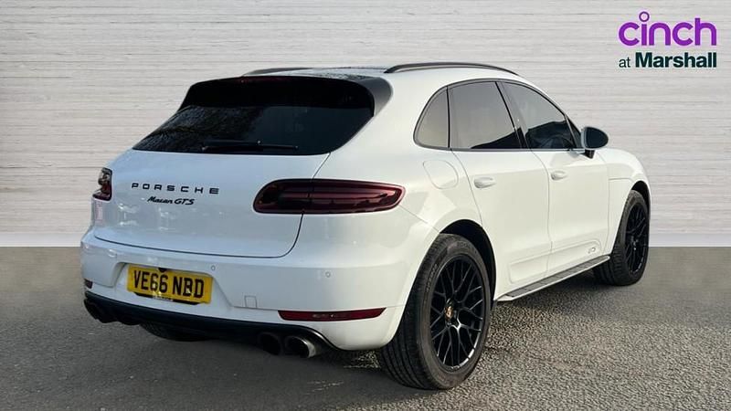 Used Porsche Macan 360 HP (264 kW) 2016 White SUV