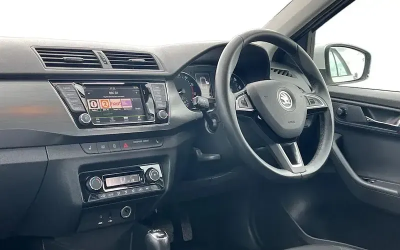 Used Skoda Fabia SE L 110 HP (80 kW) 2016 White Estate