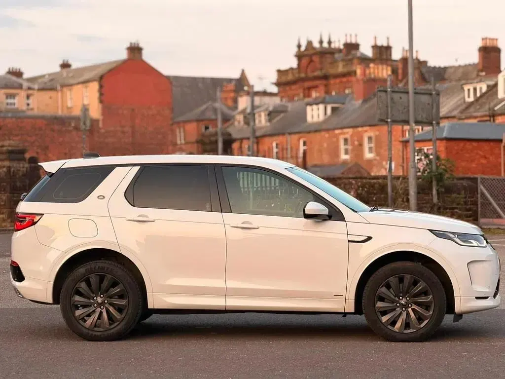 Used Land Rover Discovery Sport SE Dynamic 2019 White SUV