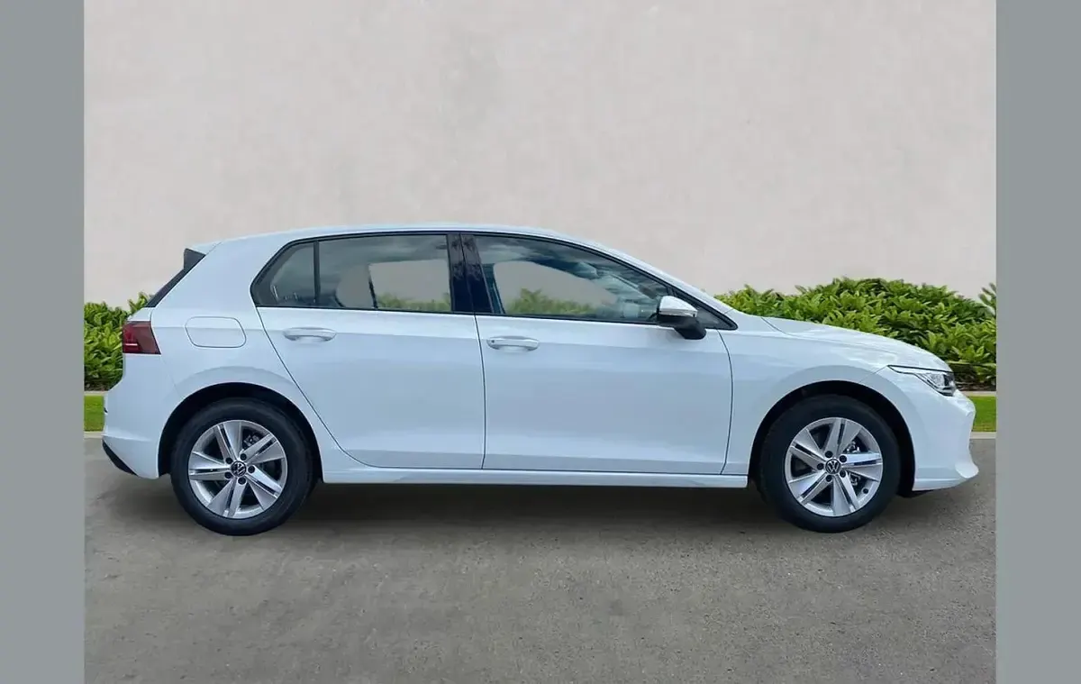 New VW Golf VIII Life 113 HP (83 kW) 2025 Other Hatchback