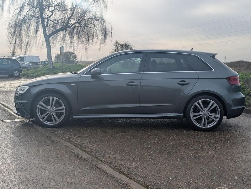 Begagnad Audi A3 S-Line 2015 Grå Halvkombi