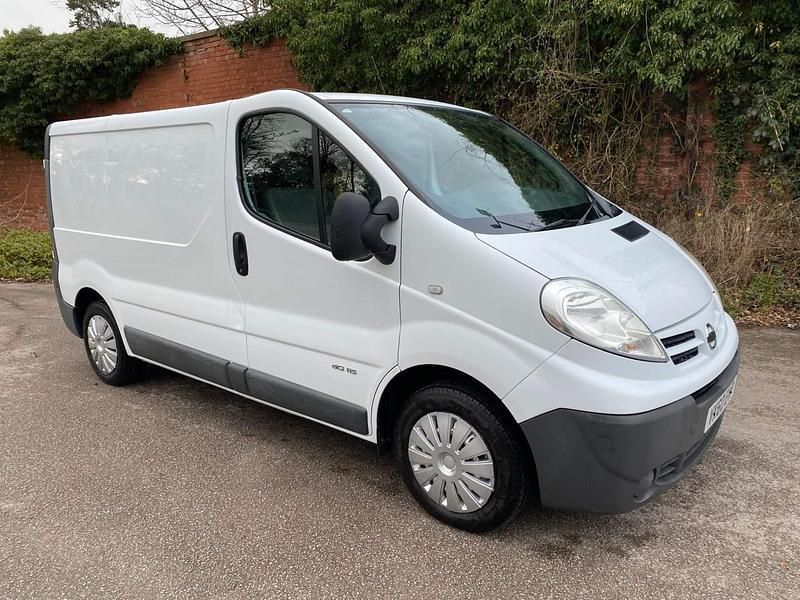 White Used 2010 Nissan Primastar SE MPV | £3,650 (Good price) - Image 1/4