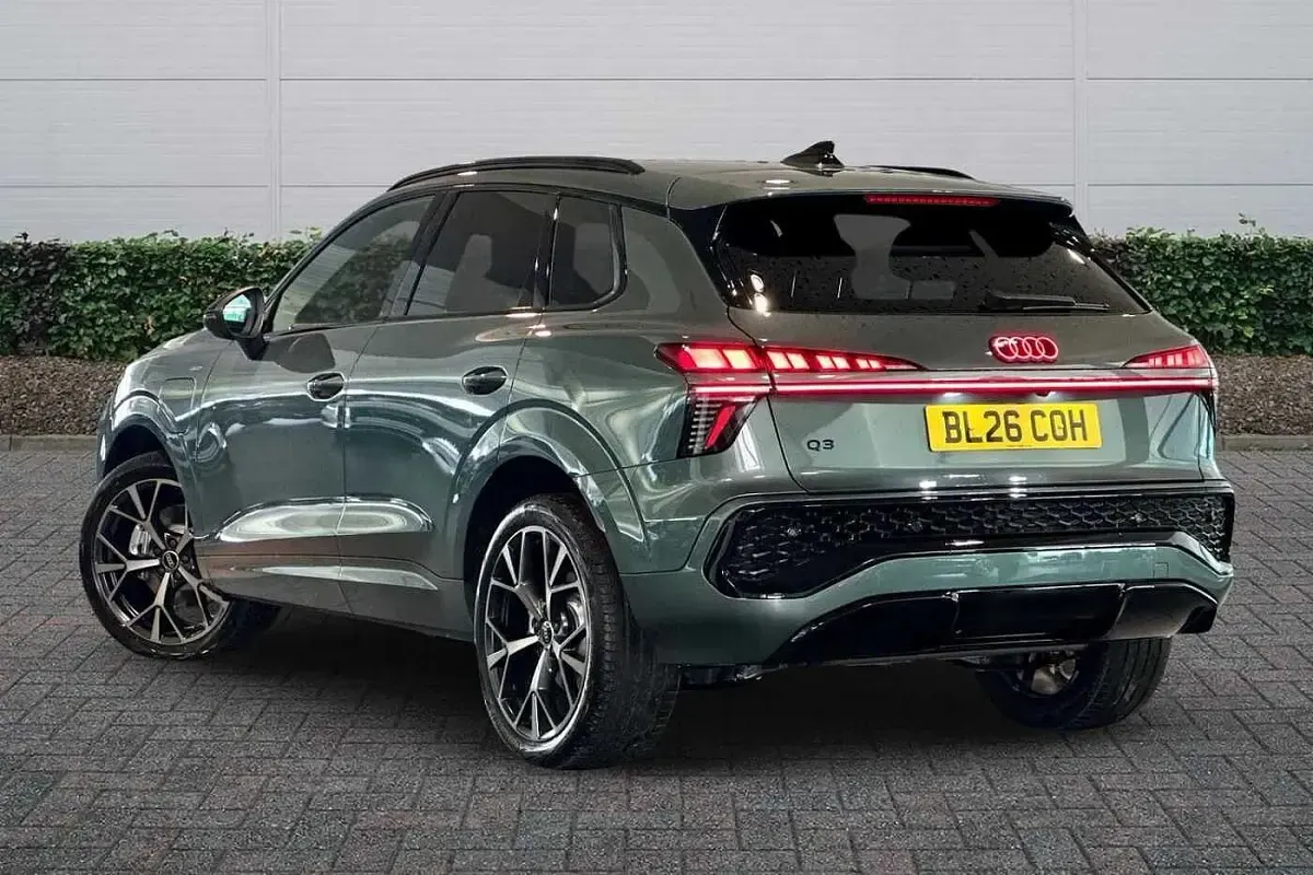 New Audi Q3 Comfort 2026 Sage green metallic SUV