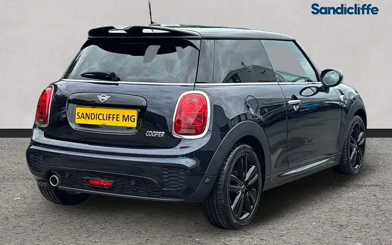 Used Mini Cooper Hatch 136 HP (100 kW) 2021 Hatchback