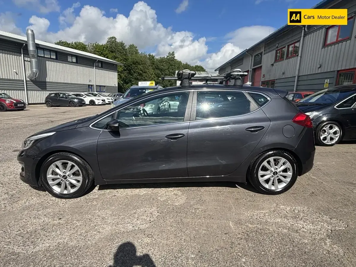 Used Kia Ceed 134 HP (98 kW) 2017 Silver Hatchback