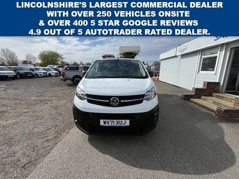 Used Vauxhall Vivaro S 100 HP (73 kW) 2021 White MPV