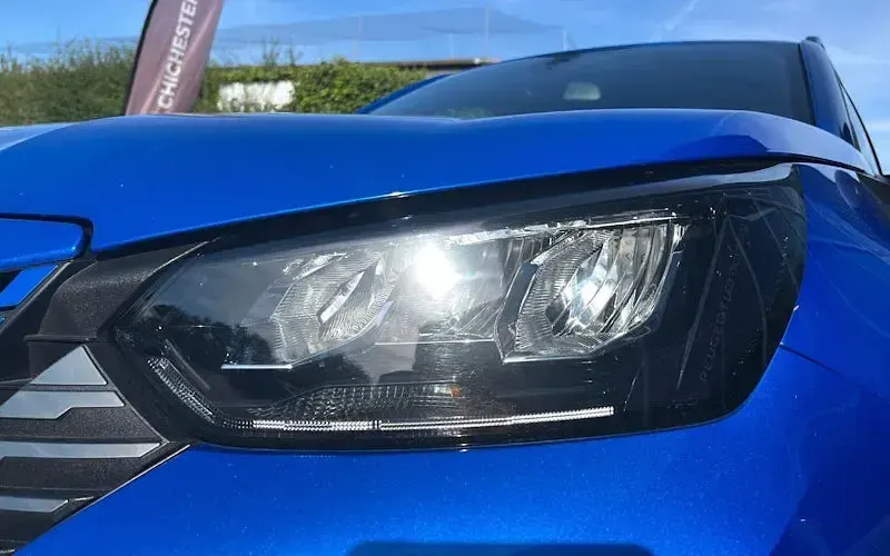 Used Peugeot 2008 Allure 131 HP (96 kW) 2024 Vertigo blue SUV