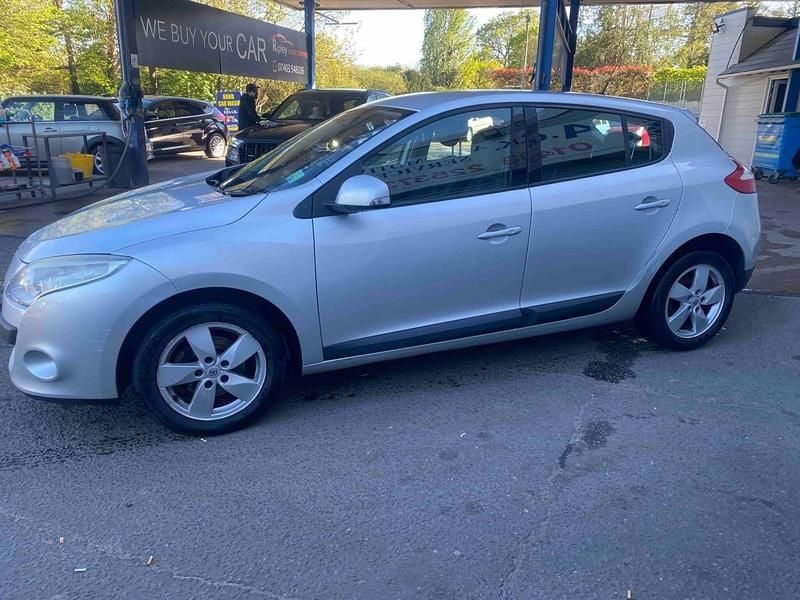 Used Renault Mégane III Dynamique 2010 Silver Hatchback