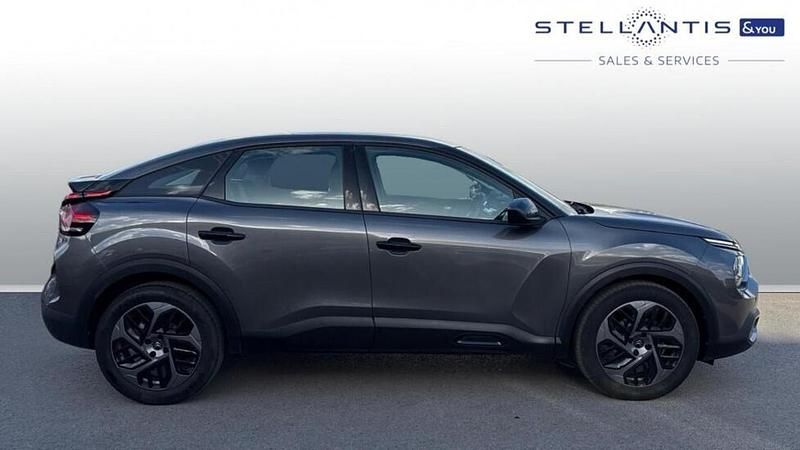 Used Citroën C4 PureTech 99 HP (72 kW) 2022 Red Hatchback