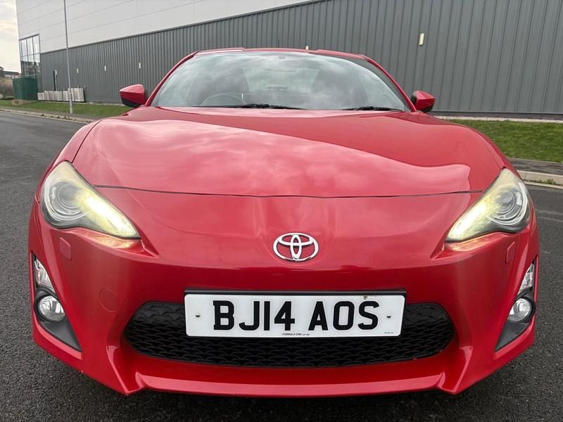 Used Toyota GT86 GT 200 HP (147 kW) 2014 Red Coupe