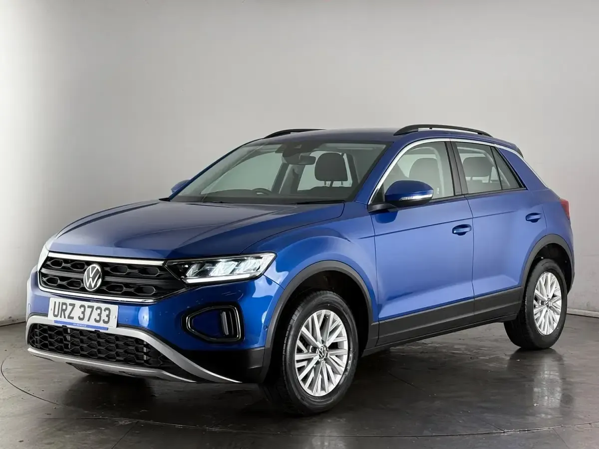 Used VW T-Roc Life 150 HP (110 kW) 2023 Blue SUV