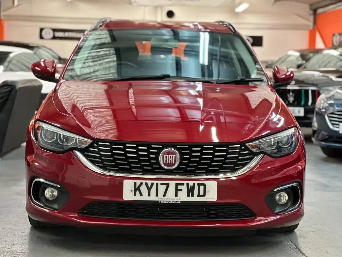 Used Fiat Tipo Lounge 120 HP (88 kW) 2017 Red Estate