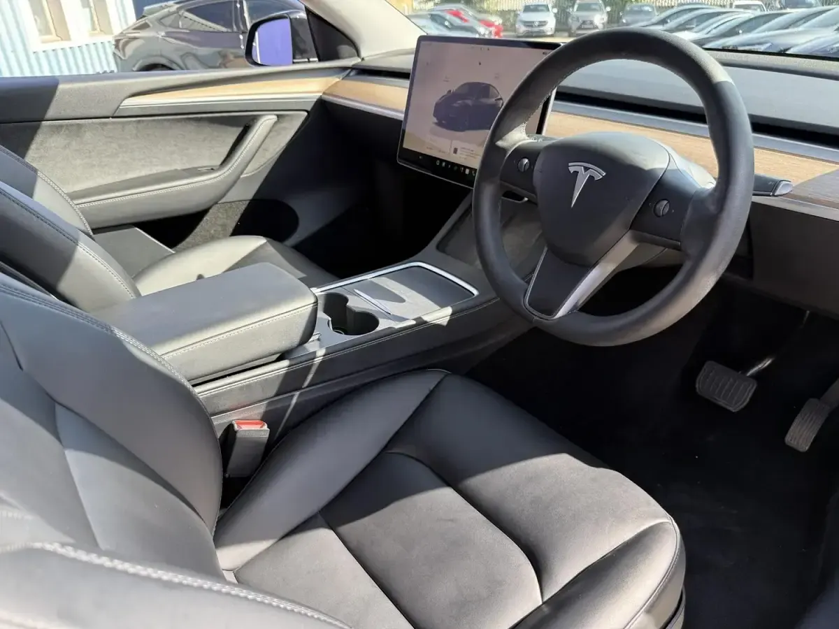 Used Tesla Model Y Long Range AWD 75 kW (102 HP) 2024 Black SUV