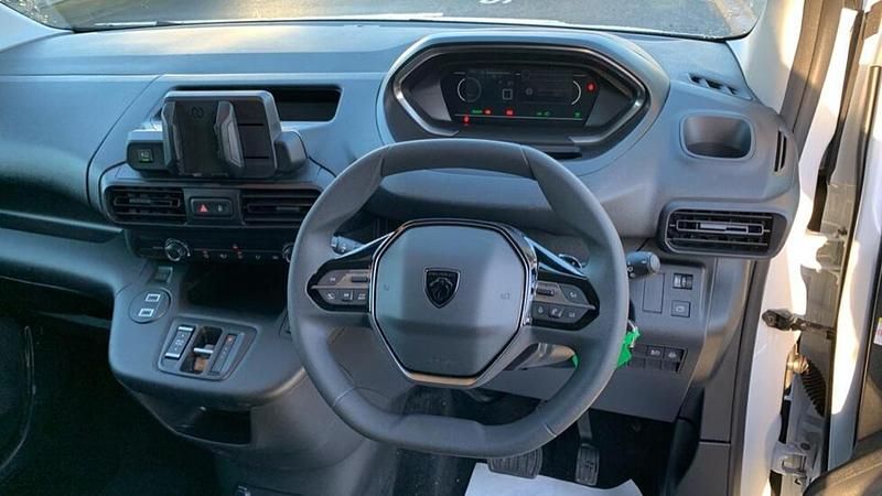 Used Peugeot E-Partner 98 kW (134 HP) 2025 White MPV