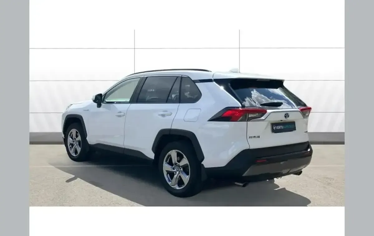 Used Toyota RAV4 Hybrid Design 218 HP (160 kW) 2019 White SUV