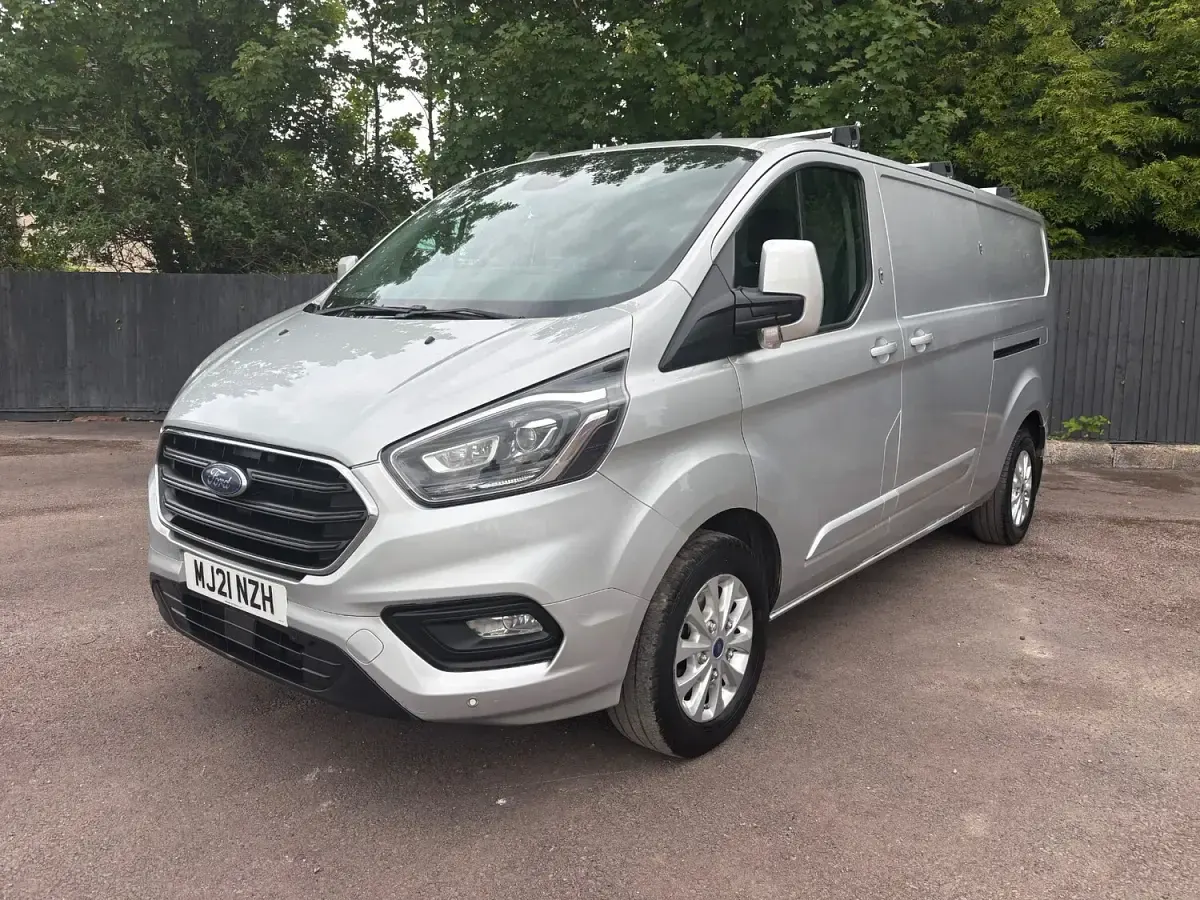 Used Ford Transit Custom Limited 185 HP (136 kW) 2021 Silver Van