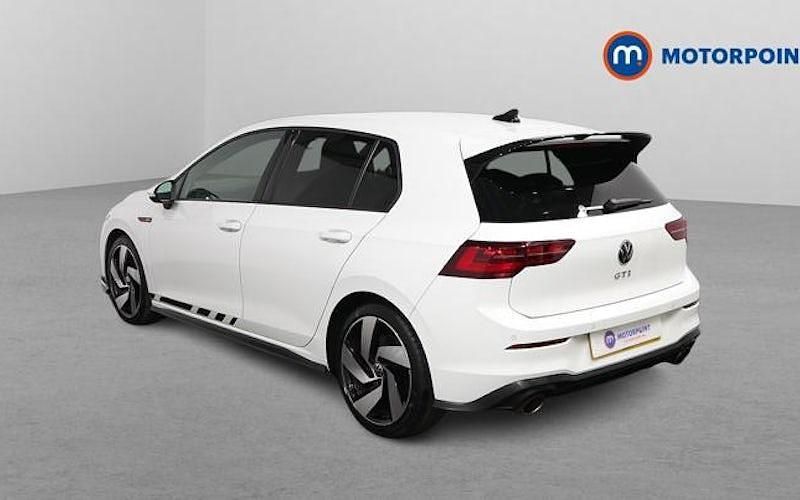 Używany VW Golf VIII GTI 300 KM (220 kW) 2024 Hatchback