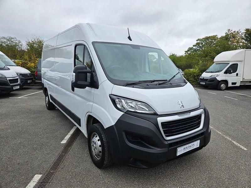 White Used 2023 Peugeot Boxer Premium Van | £12,995 (Super price) - Image 1/4