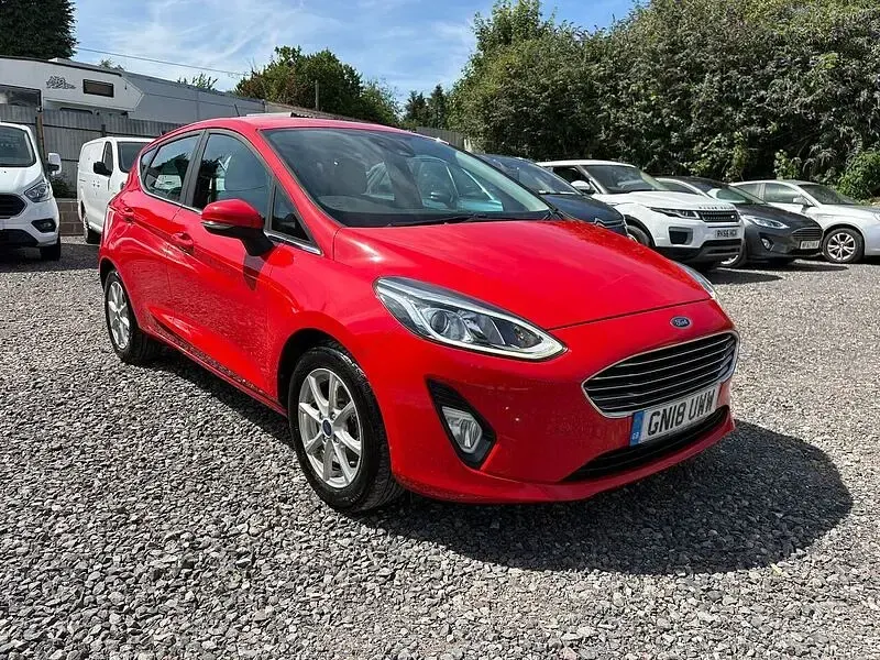 Used Ford Fiesta Zetec 101 HP (74 kW) 2018 Red Hatchback