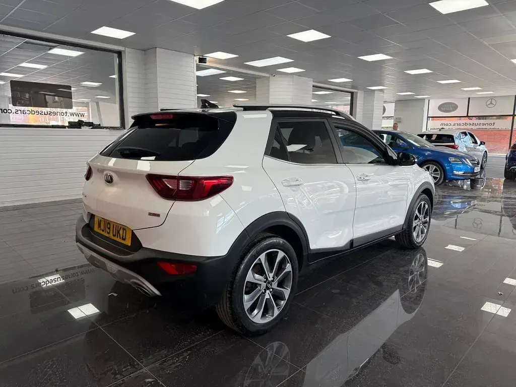 Used Kia Stonic 118 HP (86 kW) 2019 White SUV
