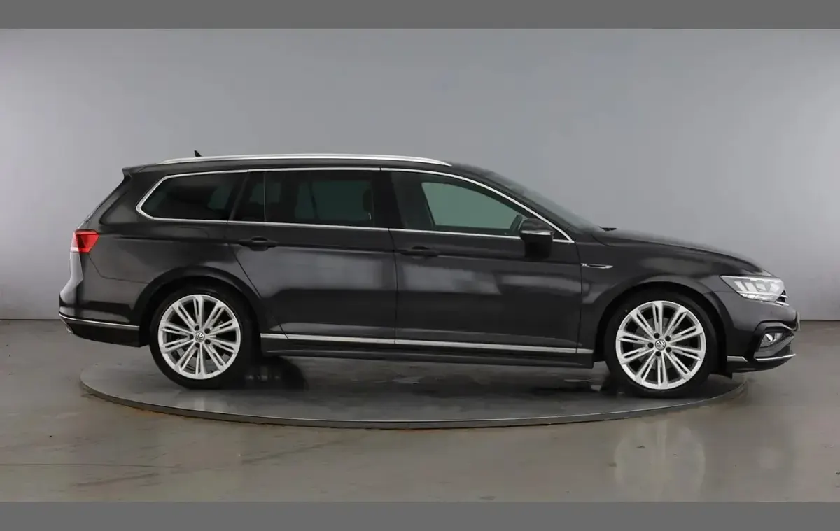 Used VW Passat R-line 190 HP (139 kW) 2020 Grey Estate