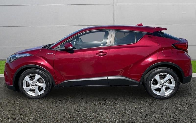 Used Toyota C-HR 122 HP (89 kW) 2019 Red SUV