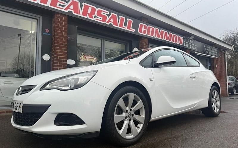 Used Vauxhall Astra GTC Sport 140 HP (102 kW) 2014 White Coupe