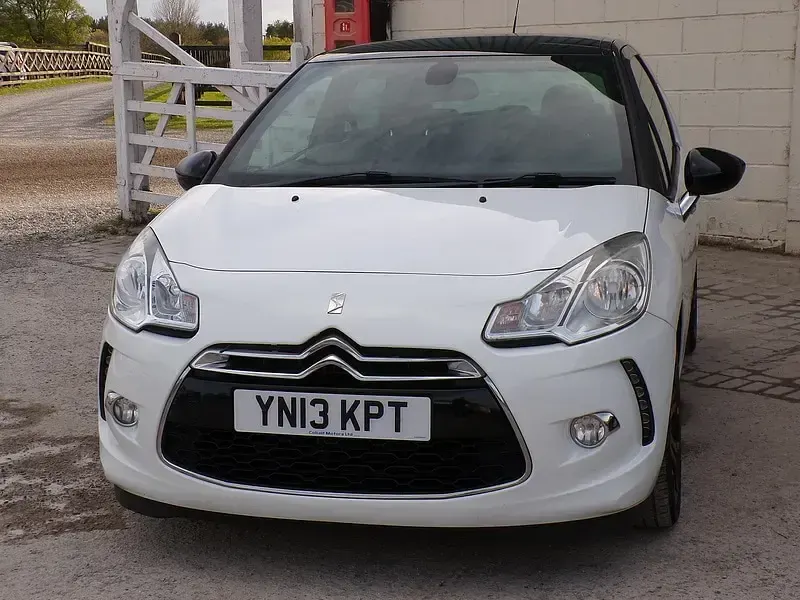 Used Citroën DS3 2013 White Hatchback