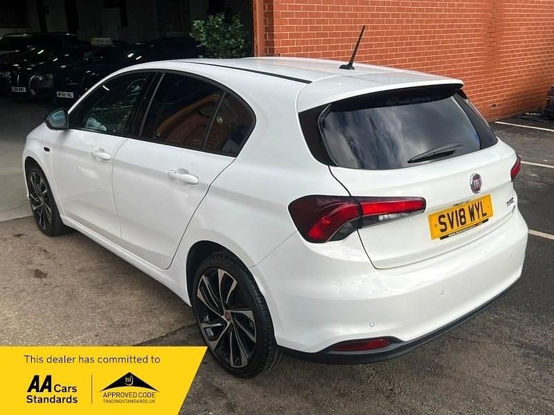 Used Fiat Tipo S 120 HP (88 kW) 2018 White Hatchback