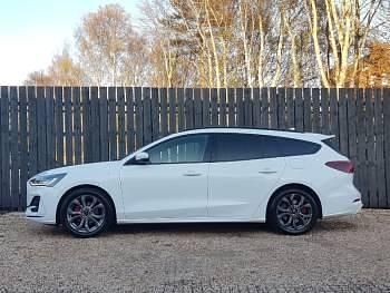 Used Ford Focus ST-Line 125 HP (91 kW) 2022 White Estate