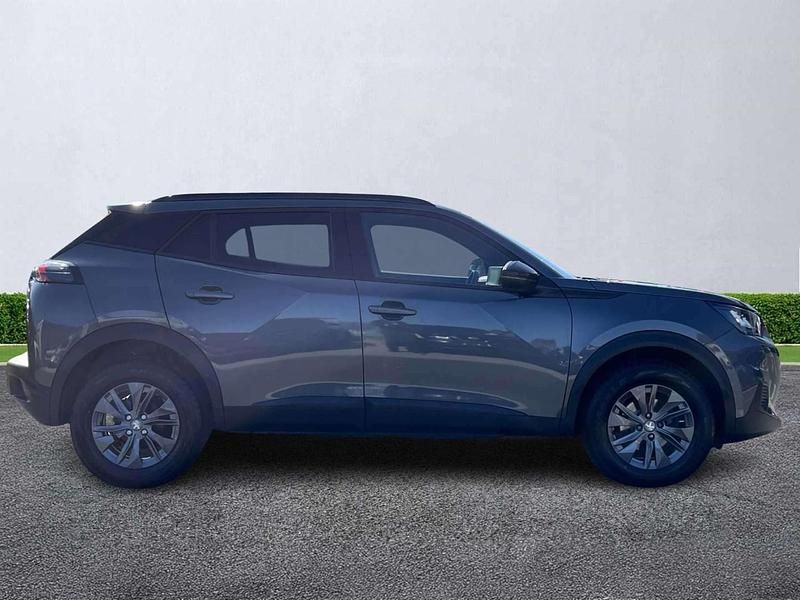 Begagnad Peugeot 2008 Active+ 2023 Grå SUV